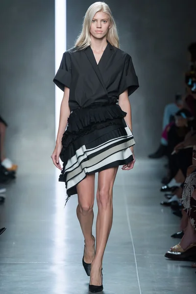 Look 15